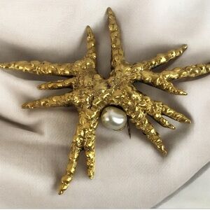 Rare vintage brooch by Tortolani. Vintage jewelry. Rare